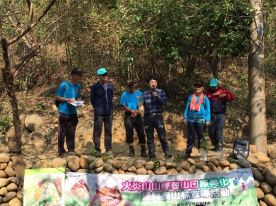 新竹林區管理處余建勳技正解說介紹各種樹苗及栽種方式 新竹林區管理處提供